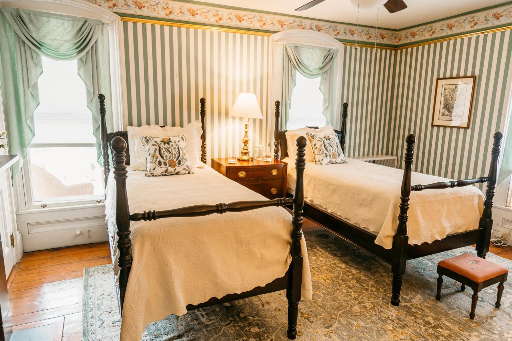 River House Inn Snow Hill Экстерьер фото